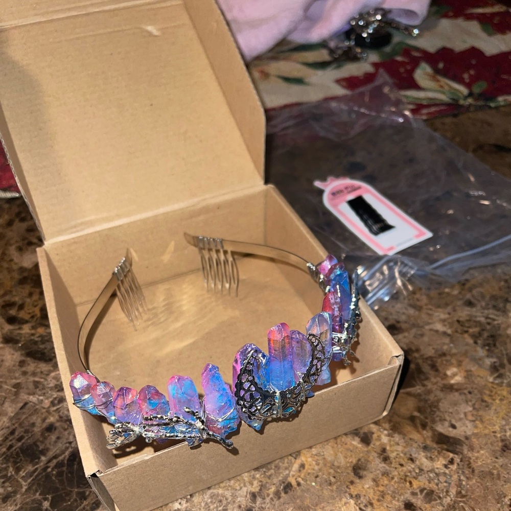 Moon Crown - Picture 3 of 4